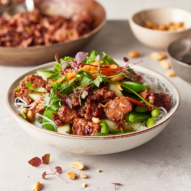 Aziatische NoBeef slices rijstnoedel salade